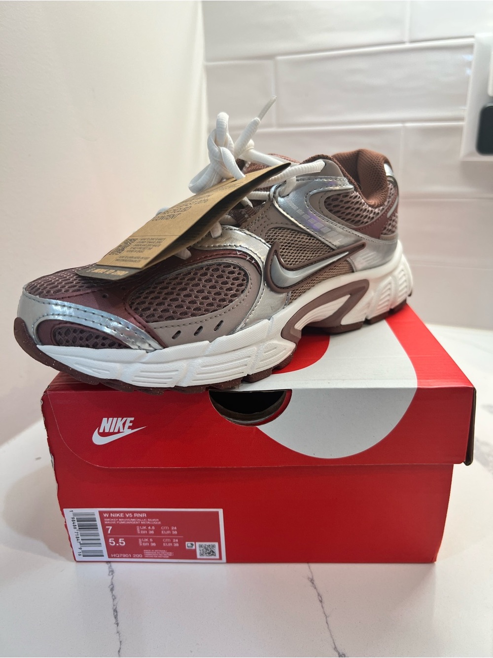 Nike V5 RNR Smokey Mauve Chunky Metallic Y2K Women's Size 7 HQ7901-200 NIB